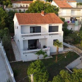 Villa Mandi's