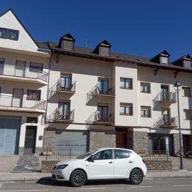 APARTAMENTS CASA NANDO, hotel a Esterri d'Àneu