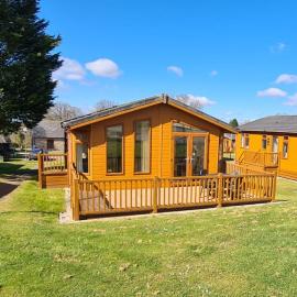 Relaxing 2-Bedroom holiday lodge in Cornwall, hotel in Liskeard