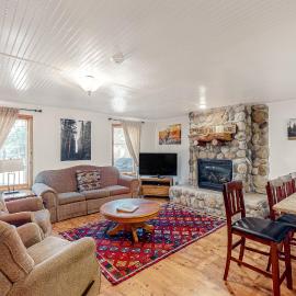 Oso Lodge Unit B, hotel in Yosemite West