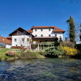 Krka River Lodge, hotel en Krka