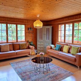 Sawasdee Swiss Chalet Wilderswil, hotel i Wilderswil