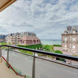 Apartment Prince Albert by Interhome, hotel in Cabourg