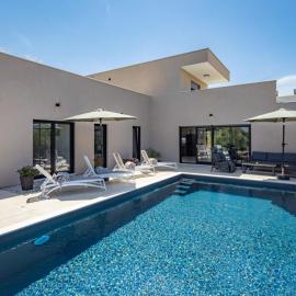 Villa Altalune by Interhome, Hotel in Karpinjan