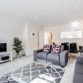Roomspace Serviced Apartments - Royal Swan Quarter, hotell i Leatherhead