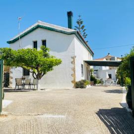 The Green Home, hotel a Afráta