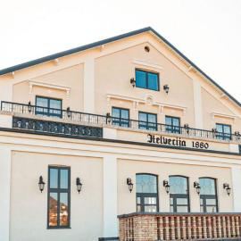 Hotel Helvecija 1880, хотел в Вършац