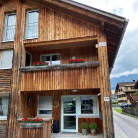 Haus Emma โรงแรมในชอปเปอร์เนา