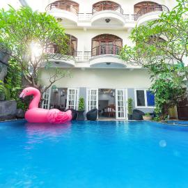 Viesnīca Gold Coast Da Nang Hotel pilsētā Dananga