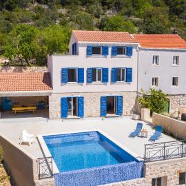 Villa Korta - Spacious House with Pool, hotel a Babino Polje