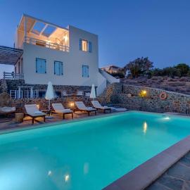 Aqua Blu Syros 1,3، فندق في Posidhonía