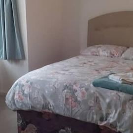 Beautiful En-suite room near Ascot, hotel a Wokingham