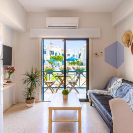 Sea Breeze 1-BR Apt in Pyla, hotel in Pyla