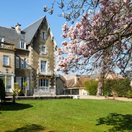 Le Clos De Bourgogne, готель у місті Мулен