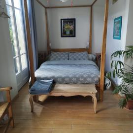 Chambre en ville dans un esprit campagne, hotel in Troyes