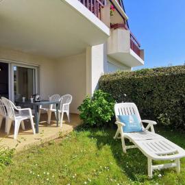 Carnac - Appartement 2 pièces avec terrasse, piscine et parking privé, à 400m de la plage.