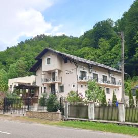 Vila Tisa, hotel u gradu 'Tismana'