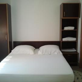 JR Motel, ξενοδοχείο στο Otopeni