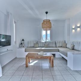 Ilios Home, walking distance from Logaras sandy beach, Paros