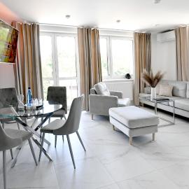 Apartamenty Modrzewiowa Zator, hotel in Piotrowice