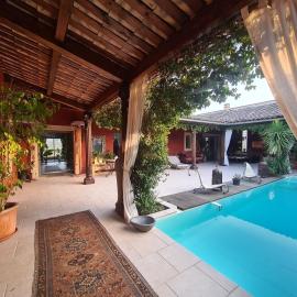 Suite Exotique CÔTE SUD ARDECHE avec Espace Cuisine accès Patio avec Piscine !
