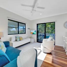 Serene Beachside Apartment، فندق في ماركولا