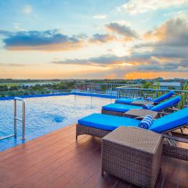 Platinum Adisucipto Hotel & Conference Center、ジョグジャカルタのホテル