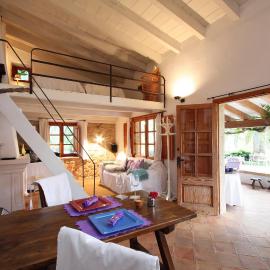 Viesnīca Holiday home Can Pontico pilsētā Poljensa