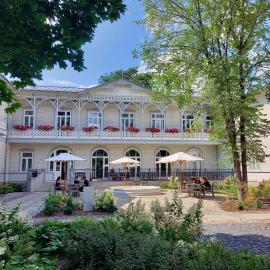 Nowy Gurewicz: Otwock şehrinde bir otel