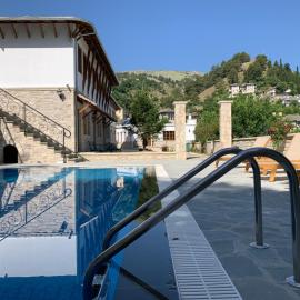 Rose Garden Hotel, hotel a Gjirokastër