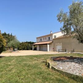 Studio 40m2 avec terrasse LE MAS DE LAURIANE