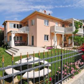 Villa Schober Baška, готель у Башці