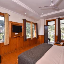 The Posh Hotel near Mall Road with Hassle Free Covered Parking
