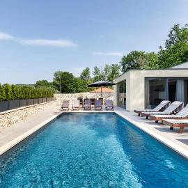 Villa Noel Međugorje - Luxury Holiday Home with Pool、メジュゴリエのホテル