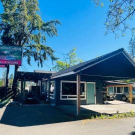 Riverfront Lodging, hotel a Shady Cove