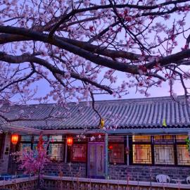Beijing Badaling Great Wall Caos Courtyard guesthousel 1Private english tour guide 2Pick up&Drof off &landmark visiting serivice3Very near to Badaling Great Wall4Offer free beijing travel guide5Traditonal Chinese courtyard, hotell i Yanqing