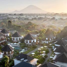Swan Paradise A Pramana Experience، فندق في غيانيار