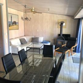 Ferienhaus 8 am See in Mirow Granzow、ミローのホテル