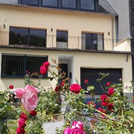 Ferienwohnung "Zum Klosterruinenblick", hotel in Kröv