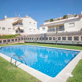 R129 Apartamento con terraza y piscina comunitaria cerca de la playa