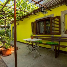 Holiday house Nono - Apartment in a quiet location, hotel u gradu Labin