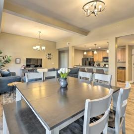 Grand Haven Condo - Walk to Nearby Hot Spots!, hotel in Grand Haven