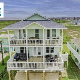 Kalm by the Beach - Ocean View - Sleeps 14, hotel in Freeport