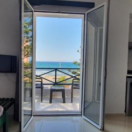 Stella Apartments, hotel in Kokkini Khanion
