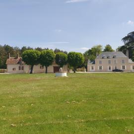 Domaine du Rothay, hotel u gradu Lassay-sur-Croisne