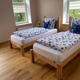 Moderne Wohnung nahe Leipzig und Leipziger Neuseenland mit großer Terrasse für Familien & Gruppen, WLAN, Parkplatz, hotel a Borna