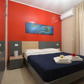 CLC Home B&B, hotel u gradu Kozenca
