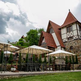 Alpine Castle Hotel