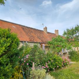Gite de la Maison Fort, hotel in Vereaux