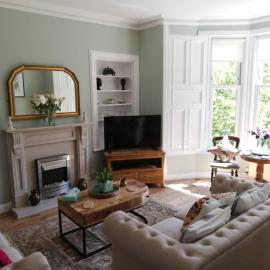 Woodburn ground-floor apartment in quiet setting in Pitlochry, hotel in Pitlochry